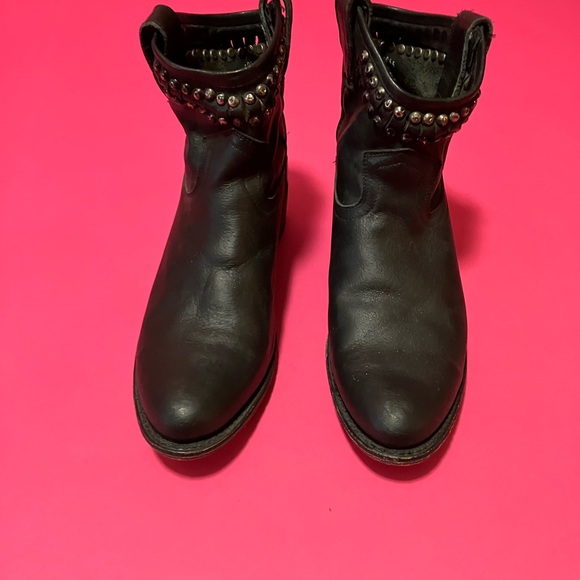 Frye Diana studded ankle boots black leather women’s 9b Rare - Picture 8 of 10
